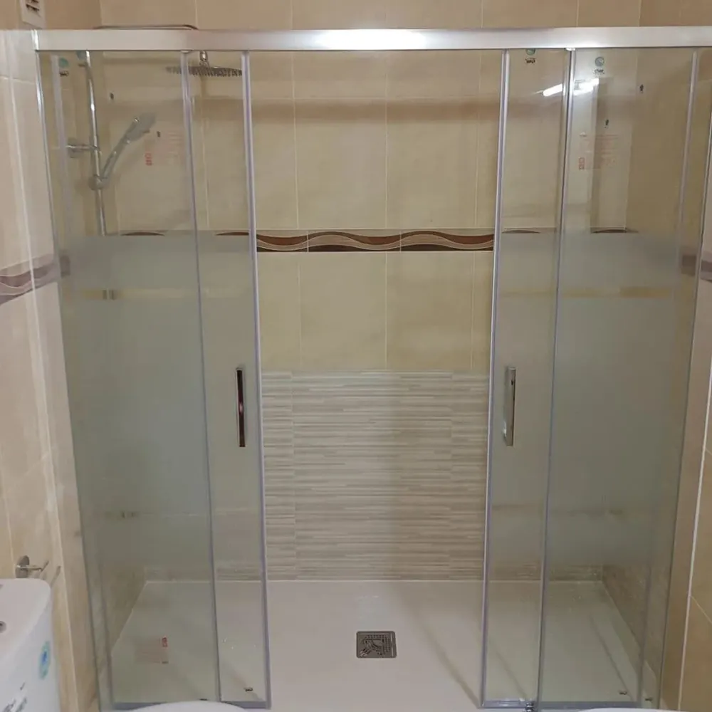 Bañera cambiada por pie de ducha en Badajoz